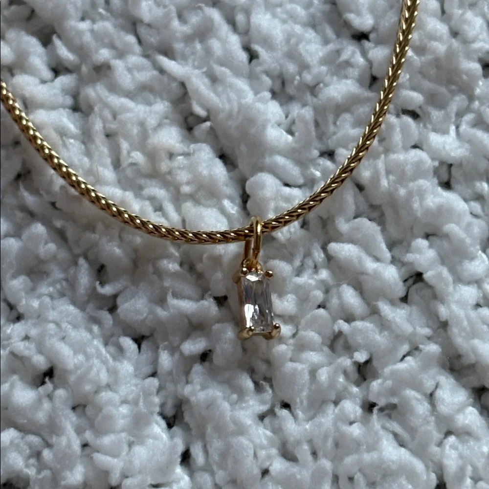 Electric Picks Necklace ⚡️ - Picture 2 of 3